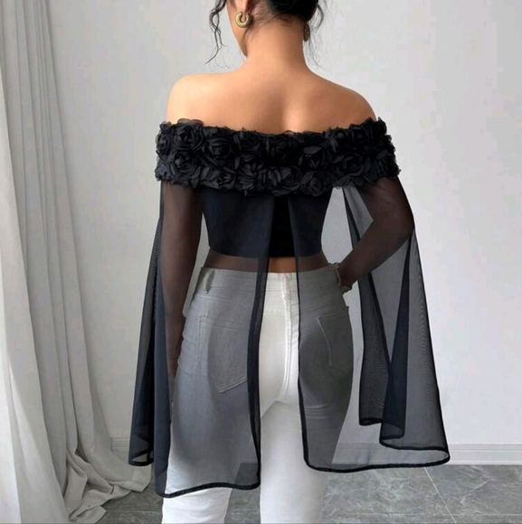 Off-Shoulder Rose & Butterfly Decor Minimalist Casual Elegant T-Shirt - Picture 4 of 4